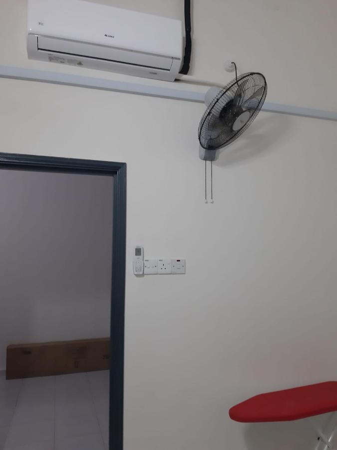 Rumah Armand Melaka 4Br Fully Aircond Εξωτερικό φωτογραφία