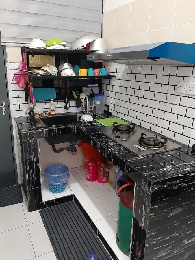 Rumah Armand Melaka 4Br Fully Aircond Εξωτερικό φωτογραφία