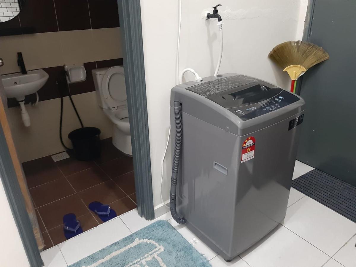 Rumah Armand Melaka 4Br Fully Aircond Εξωτερικό φωτογραφία